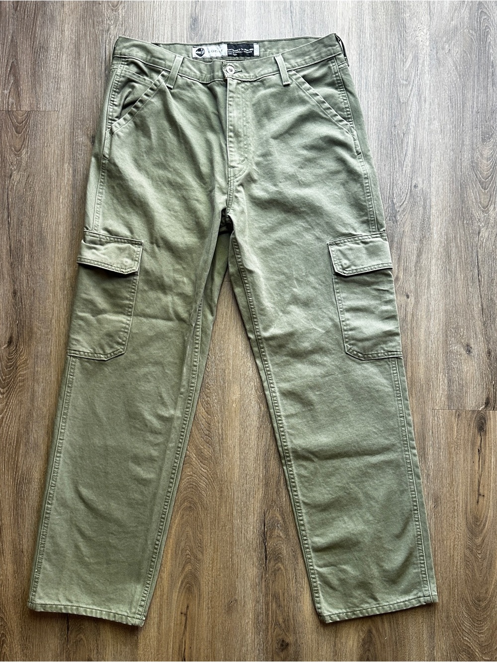 Men's Olive Green Levi’s SILVERTAB Cargo Pants - Classic Utility Style 34x32